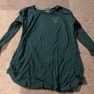 Victoria’s Secret green long sleeve sleep shirt size XL